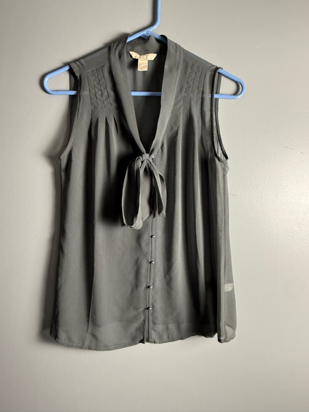Banana Republic Gray Sheer Sleeveless Blouse Womens Sz S Tie Neckline